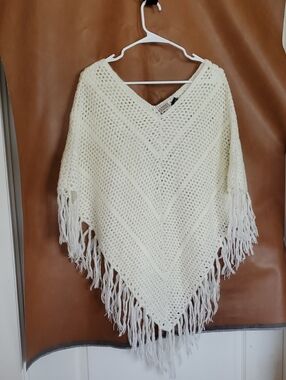 Arizona Jean Company Cream Crochet Fringe Poncho